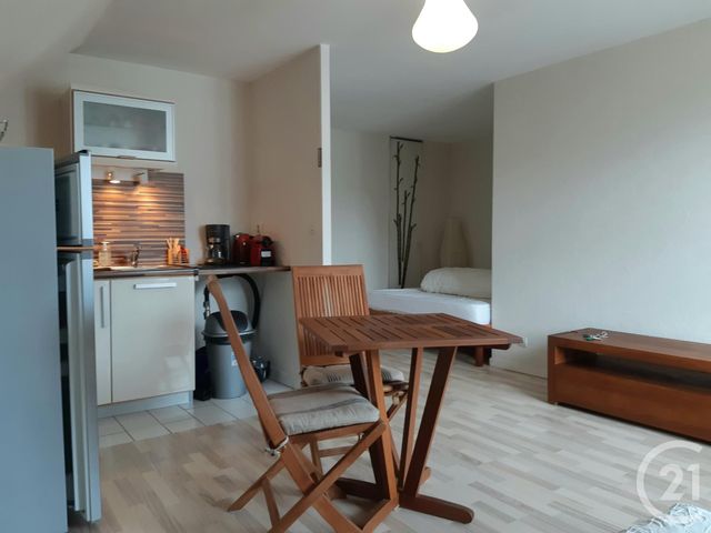 Studio à louer - 1 pièce - 31.0 m2 - MASSY - 91 - ILE-DE-FRANCE - Century 21 Etude Ronsard Studio à louer - 1 pièce - 31.0 m2 - MASSY - 91 - ILE-DE-FRANCE - Century 21 Etude Ronsard