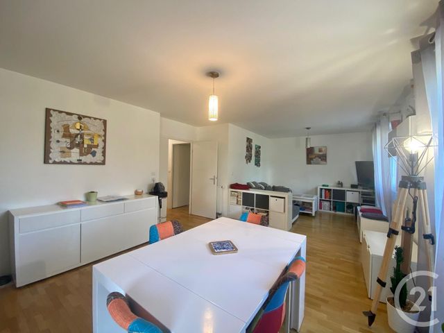 Appartement F5 à vendre - 5 pièces - 86.0 m2 - MASSY - 91 - ILE-DE-FRANCE - Century 21 Etude Ronsard Appartement F5 à vendre - 5 pièces - 86.0 m2 - MASSY - 91 - ILE-DE-FRANCE - Century 21 Etude Ronsard