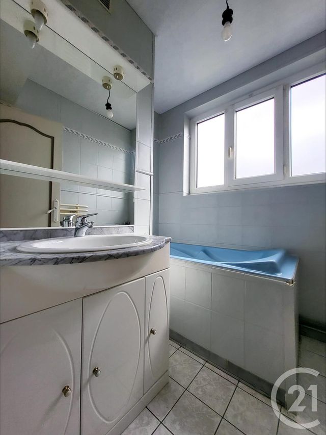 Appartement F3 à vendre - 3 pièces - 47.88 m2 - MASSY - 91 - ILE-DE-FRANCE - Century 21 Etude Ronsard