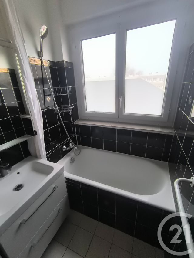 Appartement F4 à vendre - 4 pièces - 60.48 m2 - MASSY - 91 - ILE-DE-FRANCE - Century 21 Etude Ronsard