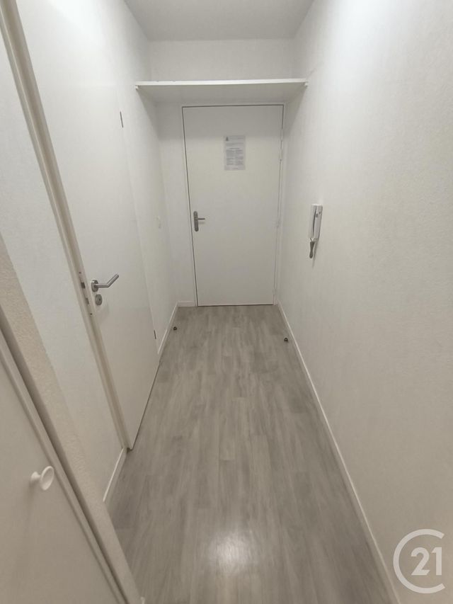 Afficher la photo en grand Appartement F1 à vendre - 1 pièce - 18.0 m2 - MASSY - 91 - ILE-DE-FRANCE - Century 21 Etude Ronsard