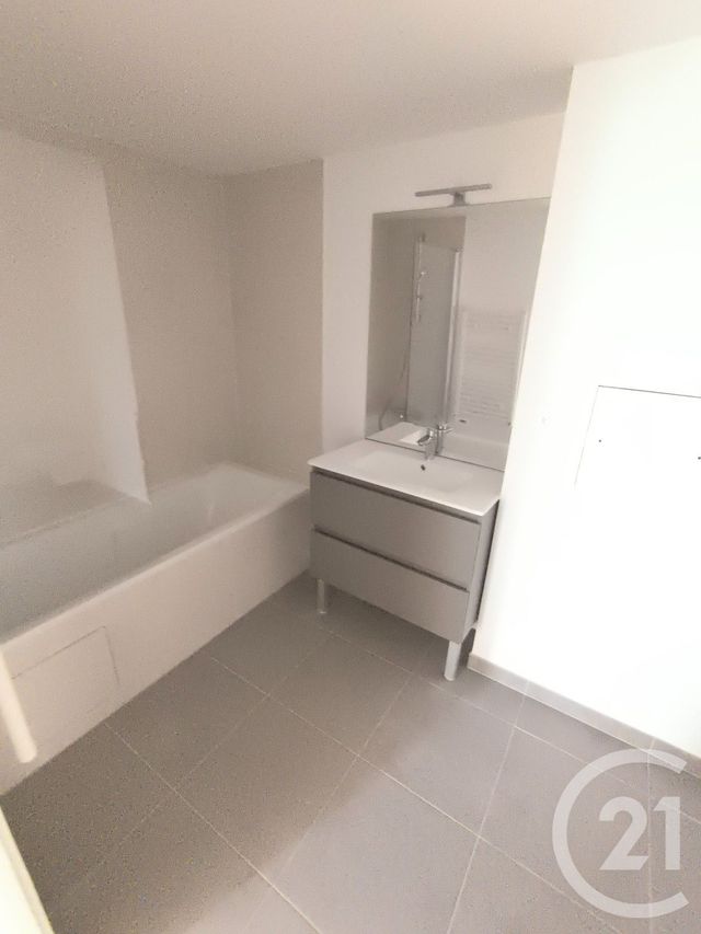 Appartement F5 à vendre - 5 pièces - 107.71 m2 - MASSY - 91 - ILE-DE-FRANCE - Century 21 Etude Ronsard