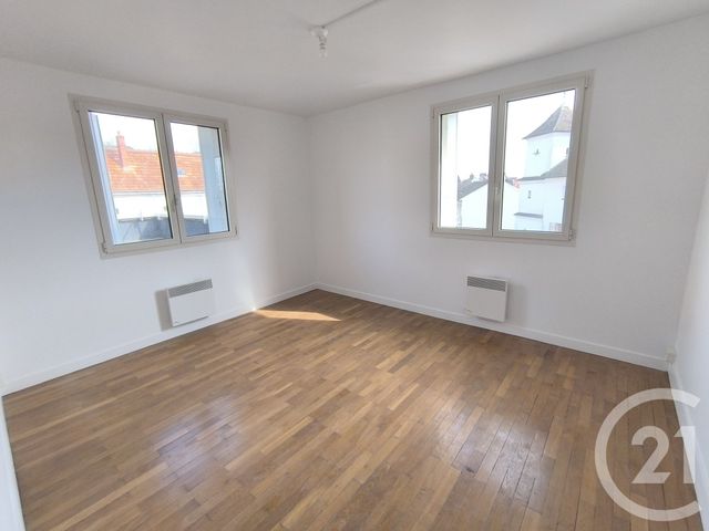Appartement à louer - 5 pièces - 96.05 m2 - MASSY - 91 - ILE-DE-FRANCE - Century 21 Etude Ronsard