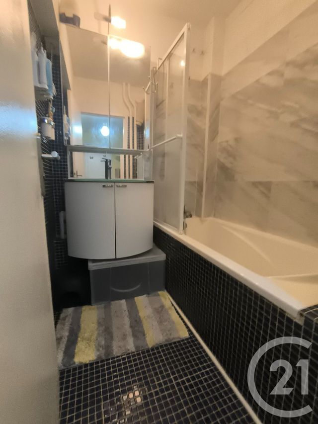 Appartement F4 à vendre - 4 pièces - 65.1 m2 - MASSY - 91 - ILE-DE-FRANCE - Century 21 Etude Ronsard