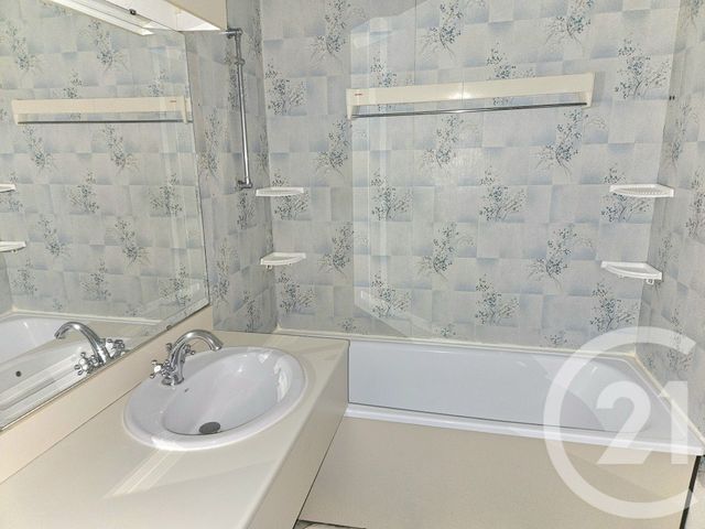 Appartement F3 à vendre - 3 pièces - 62.98 m2 - MASSY - 91 - ILE-DE-FRANCE - Century 21 Etude Ronsard