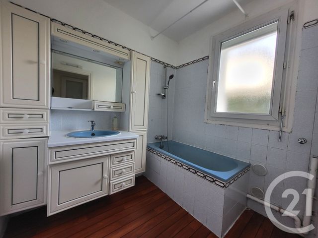 Afficher la photo en grand Appartement F3 à vendre - 3 pièces - 62.28 m2 - MASSY - 91 - ILE-DE-FRANCE - Century 21 Etude Ronsard