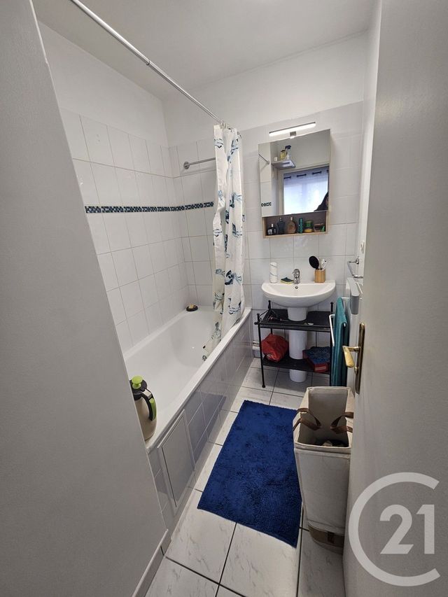 Afficher la photo en grand Appartement F2 à louer - 2 pièces - 38.6 m2 - MASSY - 91 - ILE-DE-FRANCE - Century 21 Etude Ronsard
