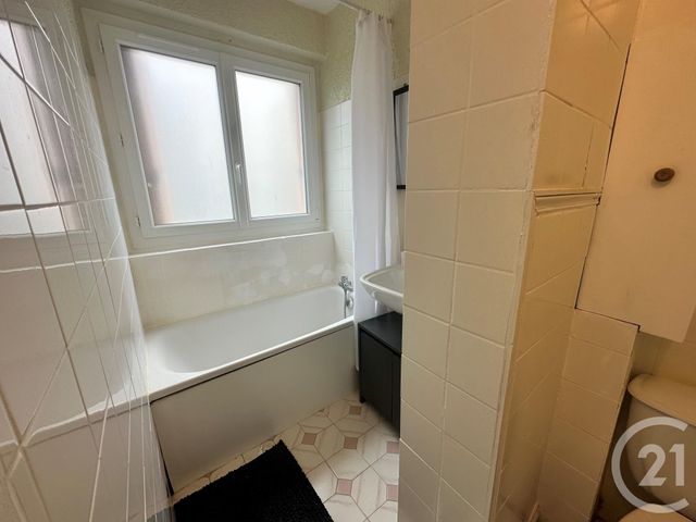 Appartement F2 à louer - 2 pièces - 33.83 m2 - MASSY - 91 - ILE-DE-FRANCE - Century 21 Etude Ronsard