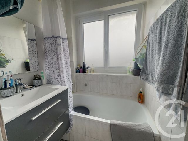 Appartement F3 à vendre - 3 pièces - 51.0 m2 - MASSY - 91 - ILE-DE-FRANCE - Century 21 Etude Ronsard