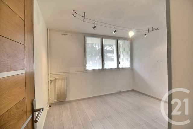 Appartement Duplex à vendre - 4 pièces - 79.2 m2 - MASSY - 91 - ILE-DE-FRANCE - Century 21 Etude Ronsard