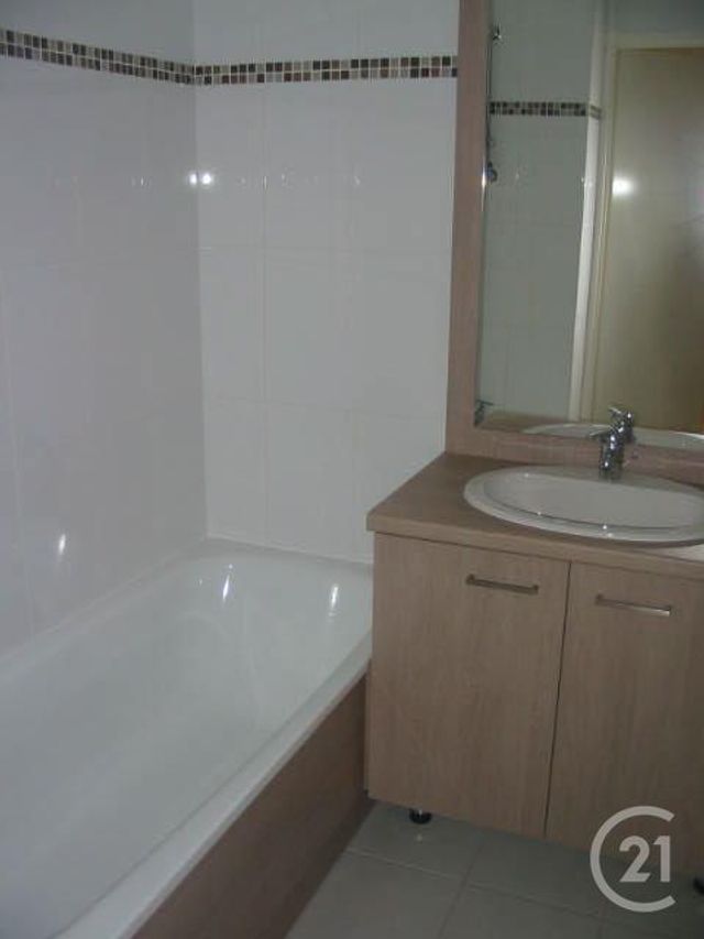 Appartement F3 à louer - 3 pièces - 51.02 m2 - MASSY - 91 - ILE-DE-FRANCE - Century 21 Etude Ronsard