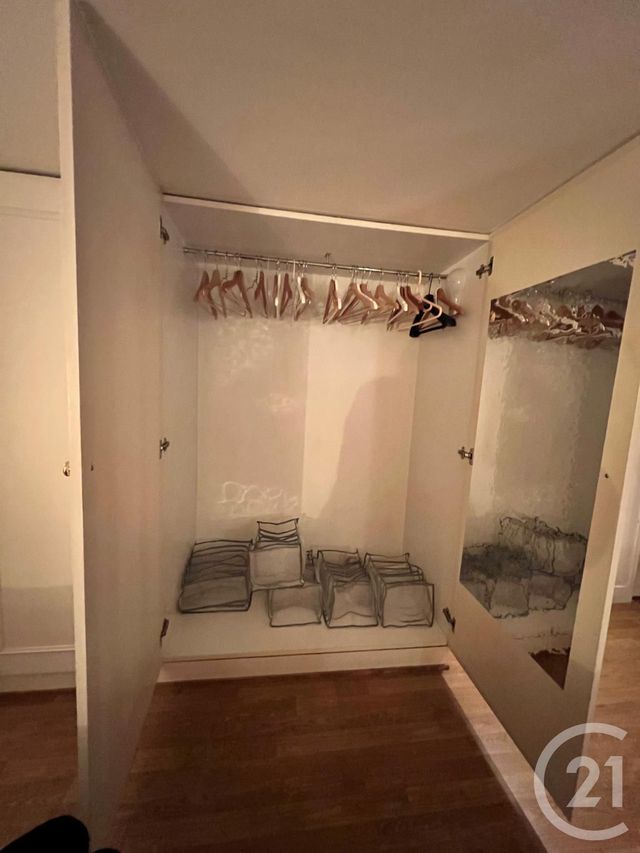 Appartement Atelier d'artiste à louer - 2 pièces - 30.03 m2 - PARIS - 75010 - ILE-DE-FRANCE - Century 21 Etude Ronsard