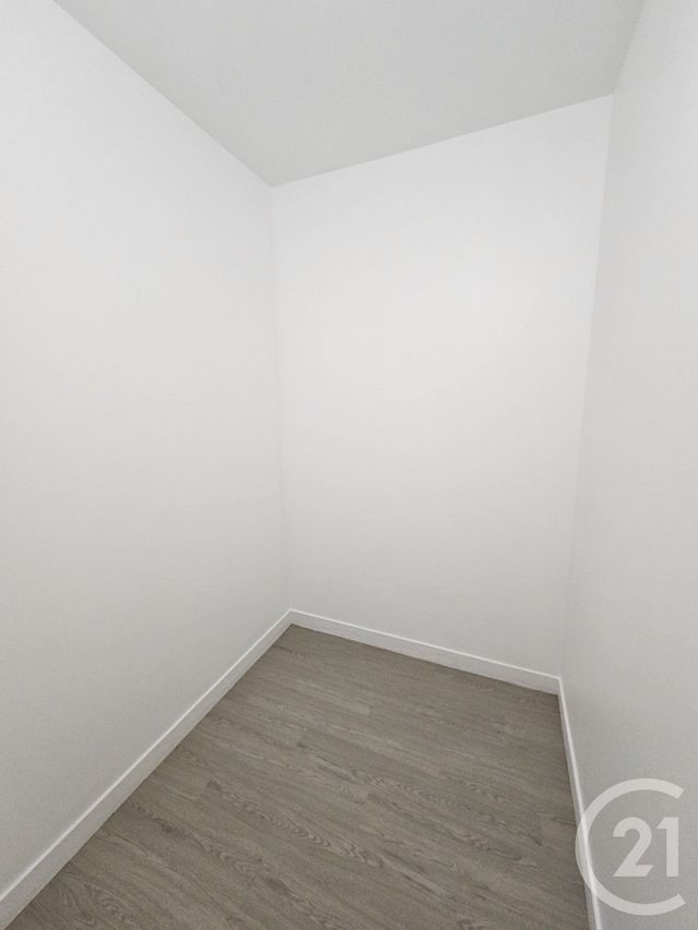 Appartement F3 à louer - 3 pièces - 74.23 m2 - VELIZY VILLACOUBLAY - 78 - ILE-DE-FRANCE - Century 21 Etude Ronsard