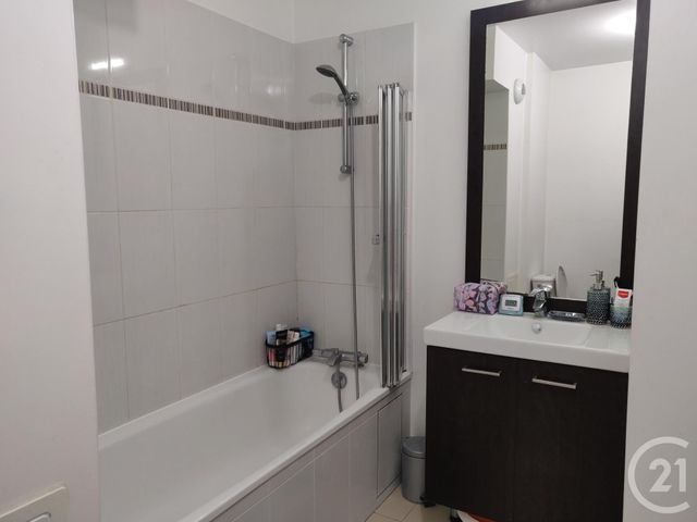 Appartement F2 à louer - 2 pièces - 40.0 m2 - MASSY - 91 - ILE-DE-FRANCE - Century 21 Etude Ronsard