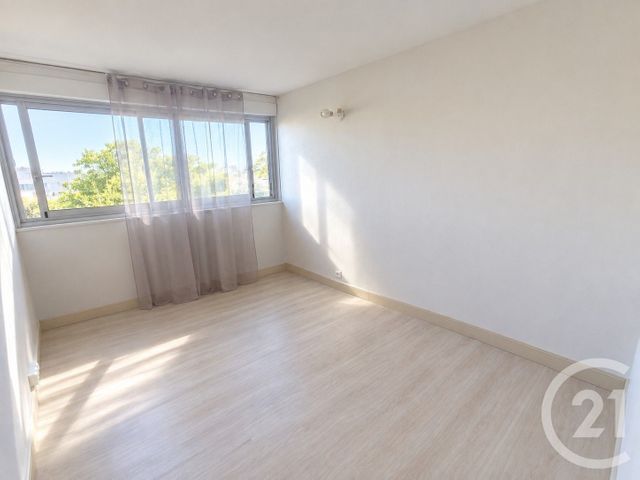 Appartement F3 à vendre - 3 pièces - 64.32 m2 - MASSY - 91 - ILE-DE-FRANCE - Century 21 Etude Ronsard