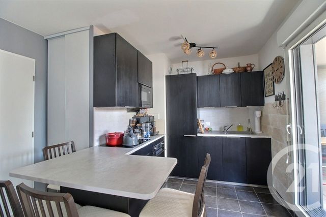 Appartement F3 à vendre - 3 pièces - 61.07 m2 - MASSY - 91 - ILE-DE-FRANCE - Century 21 Etude Ronsard