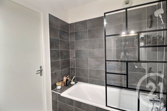 Appartement F3 à vendre - 3 pièces - 61.07 m2 - MASSY - 91 - ILE-DE-FRANCE - Century 21 Etude Ronsard