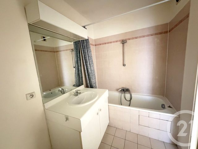 Appartement F3 à vendre - 3 pièces - 67.65 m2 - MASSY - 91 - ILE-DE-FRANCE - Century 21 Etude Ronsard
